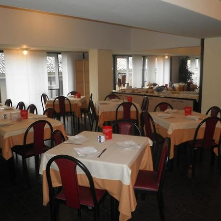 Hotel Selide Дезио Экстерьер фото