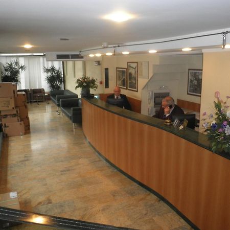 Hotel Selide Дезио Экстерьер фото