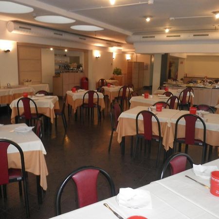 Hotel Selide Дезио Экстерьер фото