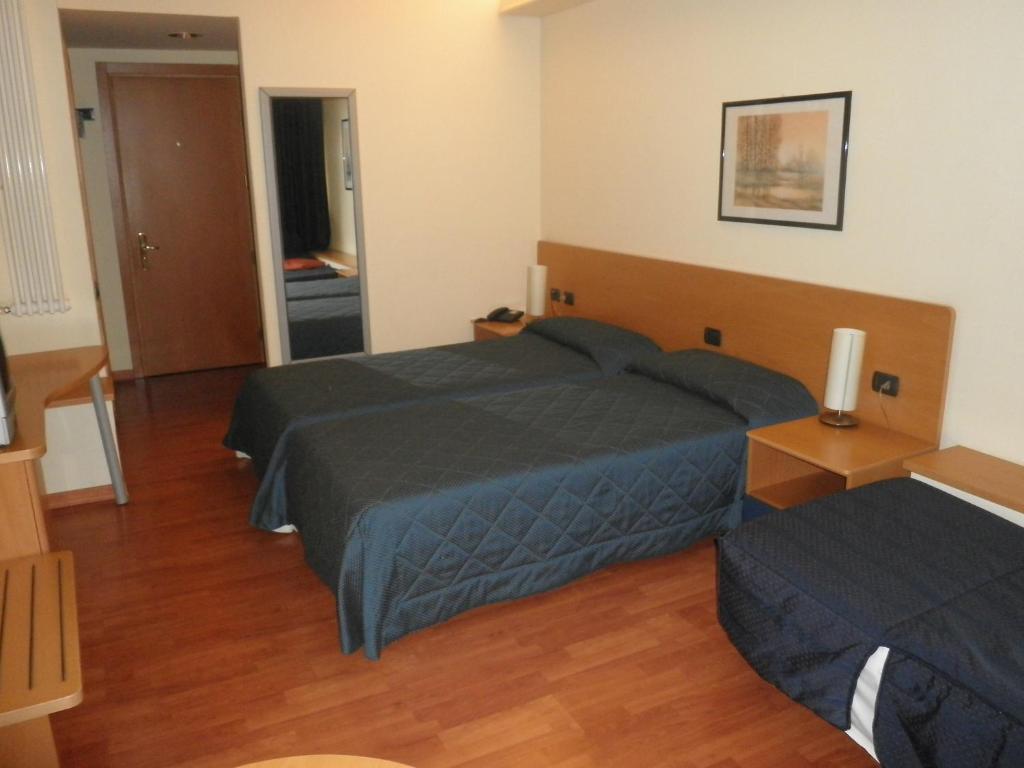 Hotel Selide Дезио Номер фото
