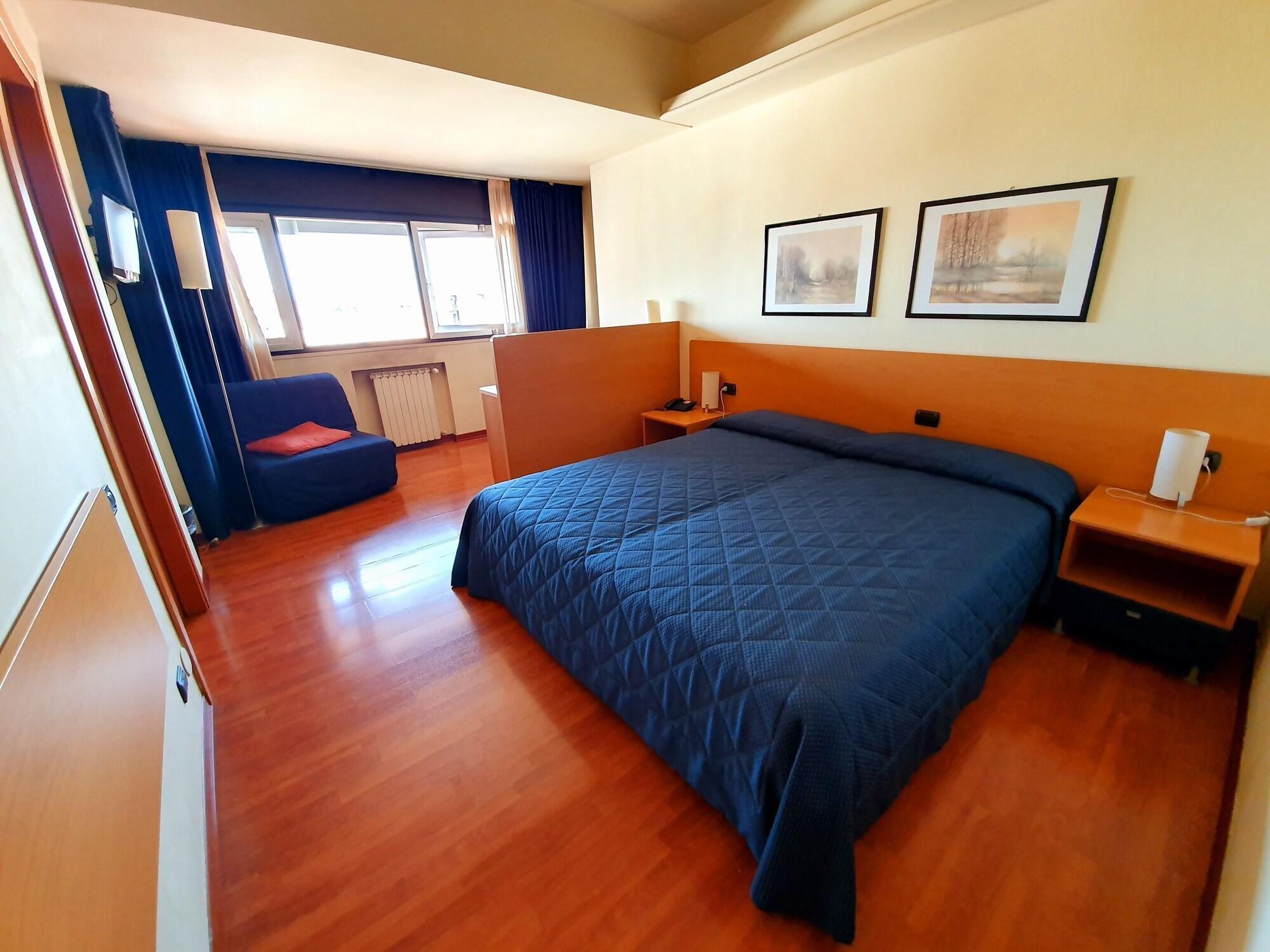 Hotel Selide Дезио Экстерьер фото