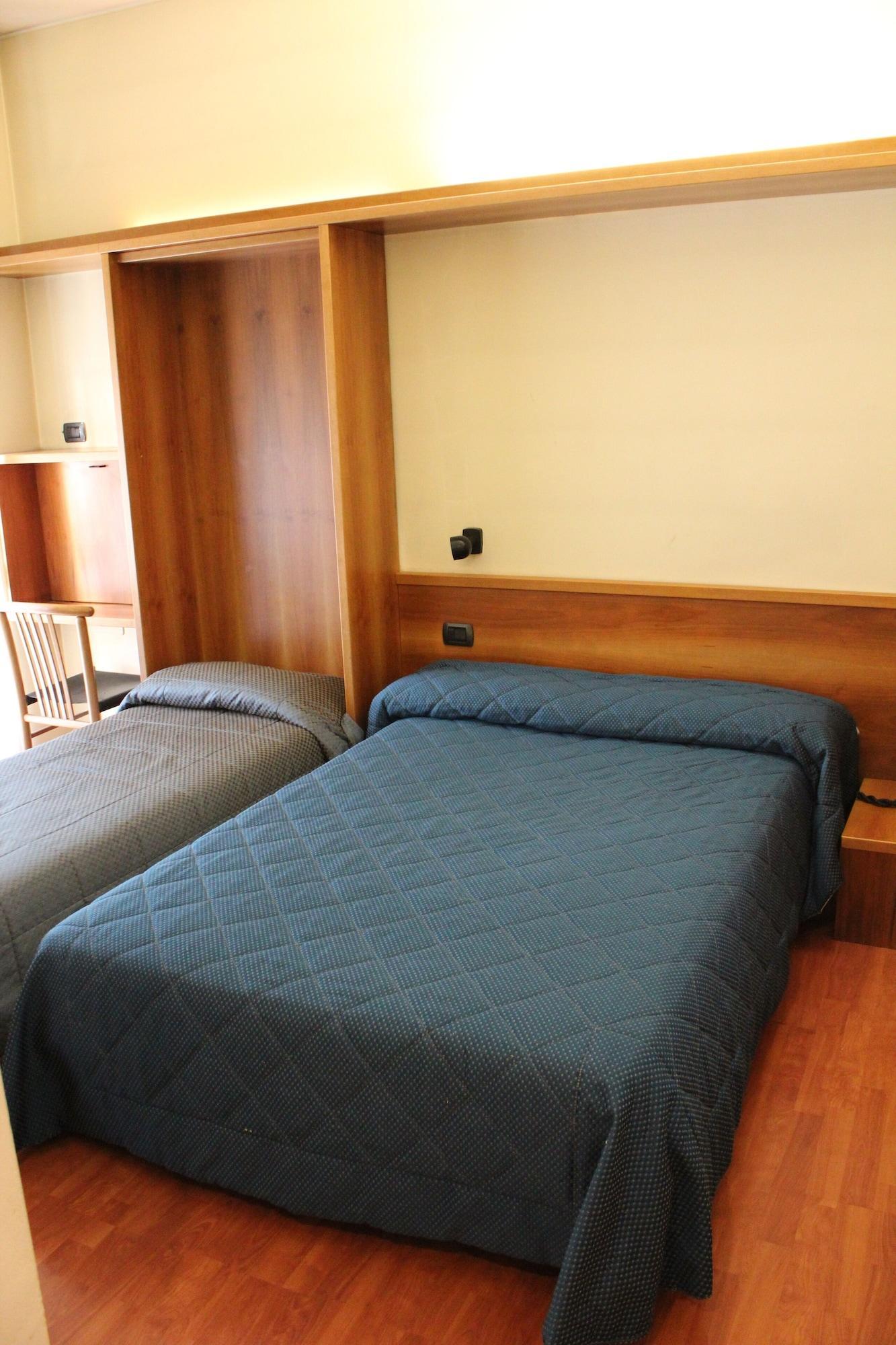 Hotel Selide Дезио Экстерьер фото