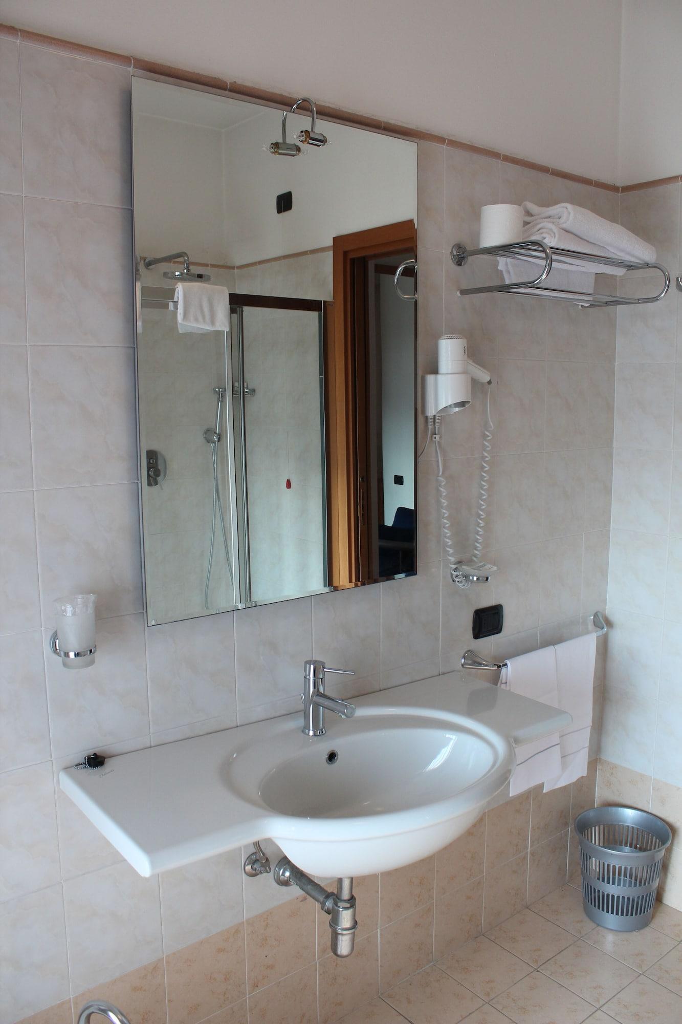 Hotel Selide Дезио Экстерьер фото