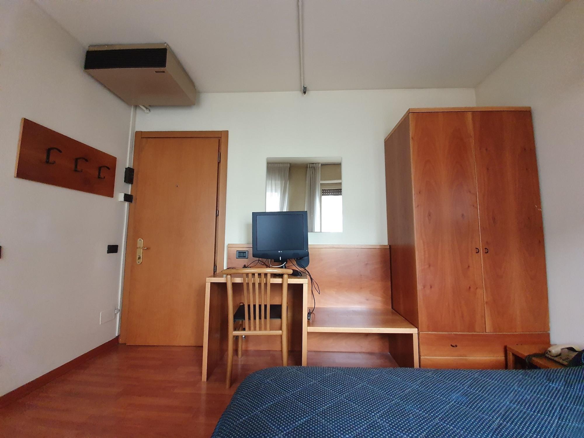 Hotel Selide Дезио Экстерьер фото