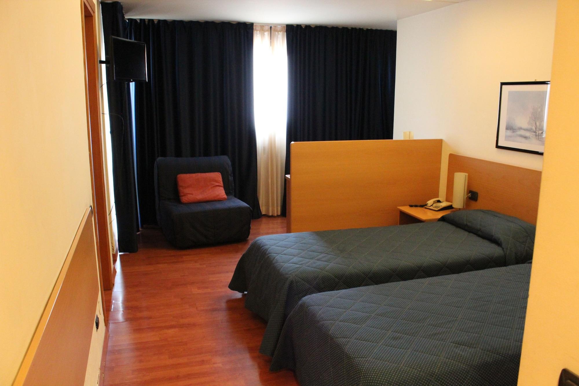 Hotel Selide Дезио Экстерьер фото
