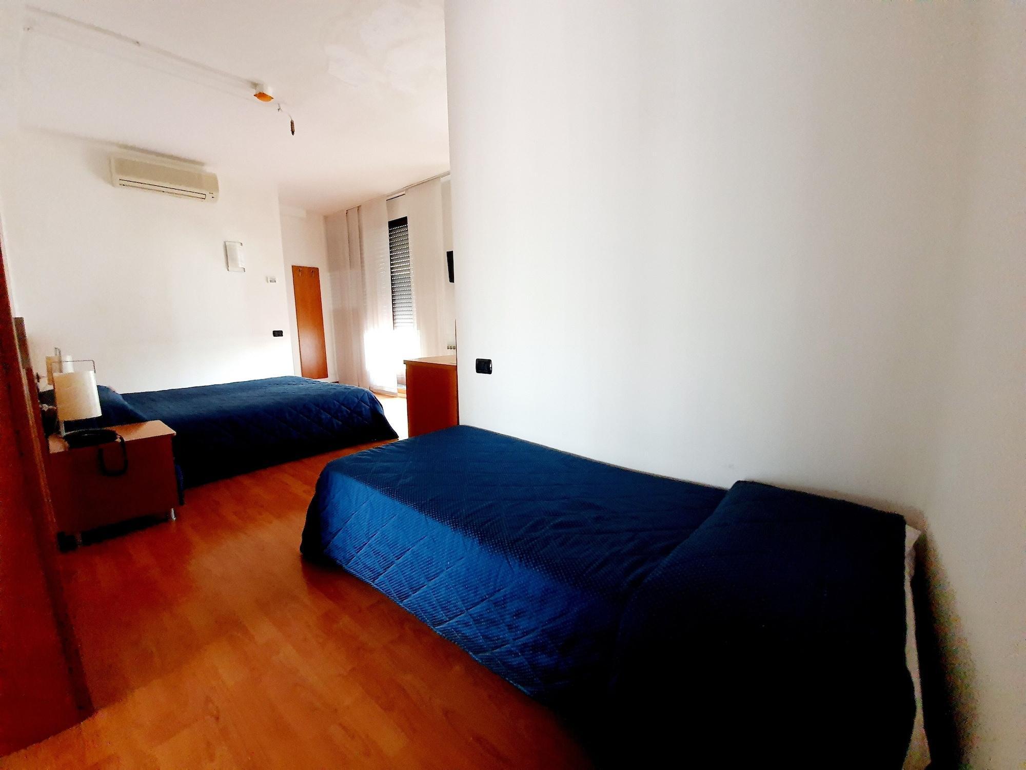 Hotel Selide Дезио Экстерьер фото