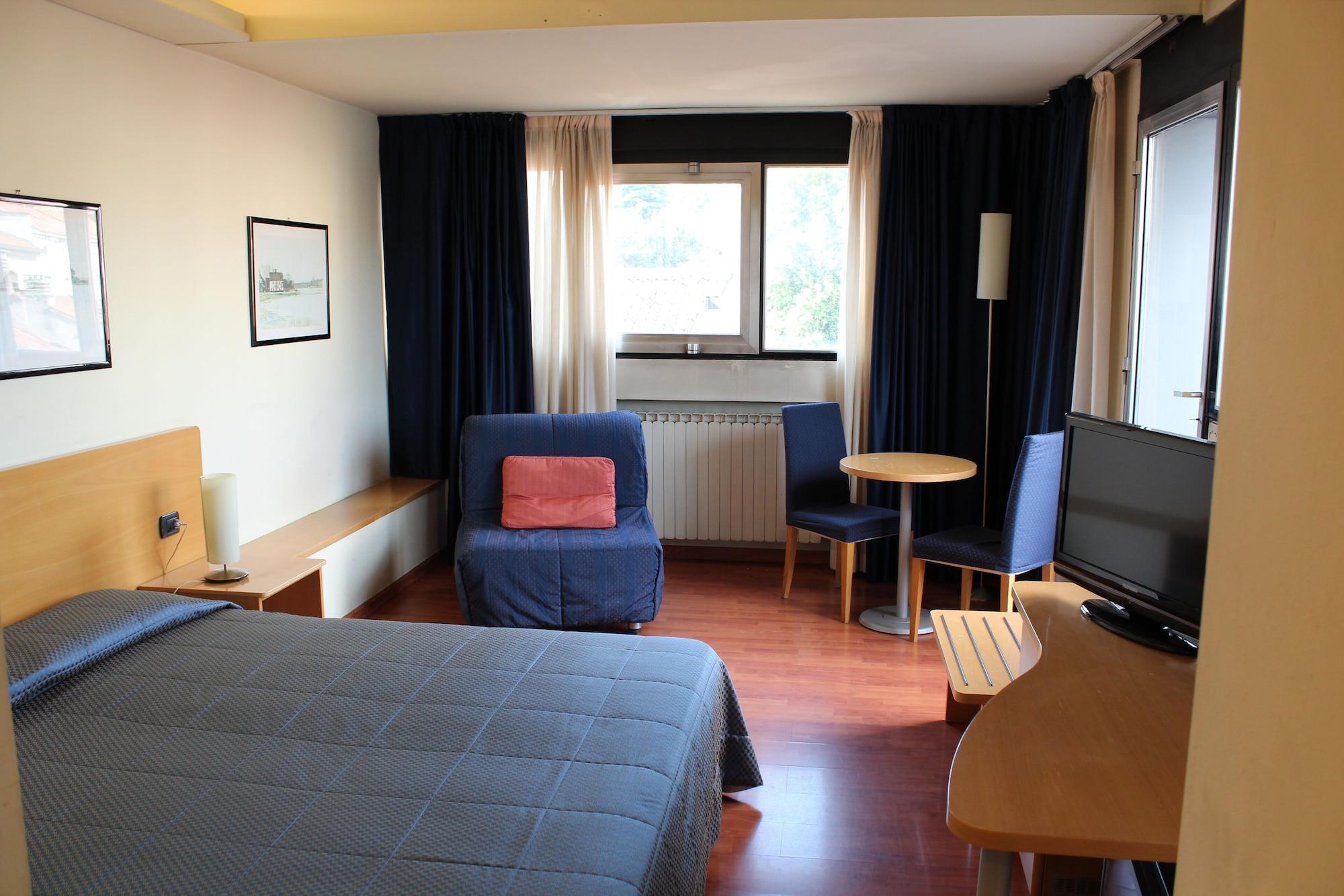 Hotel Selide Дезио Экстерьер фото