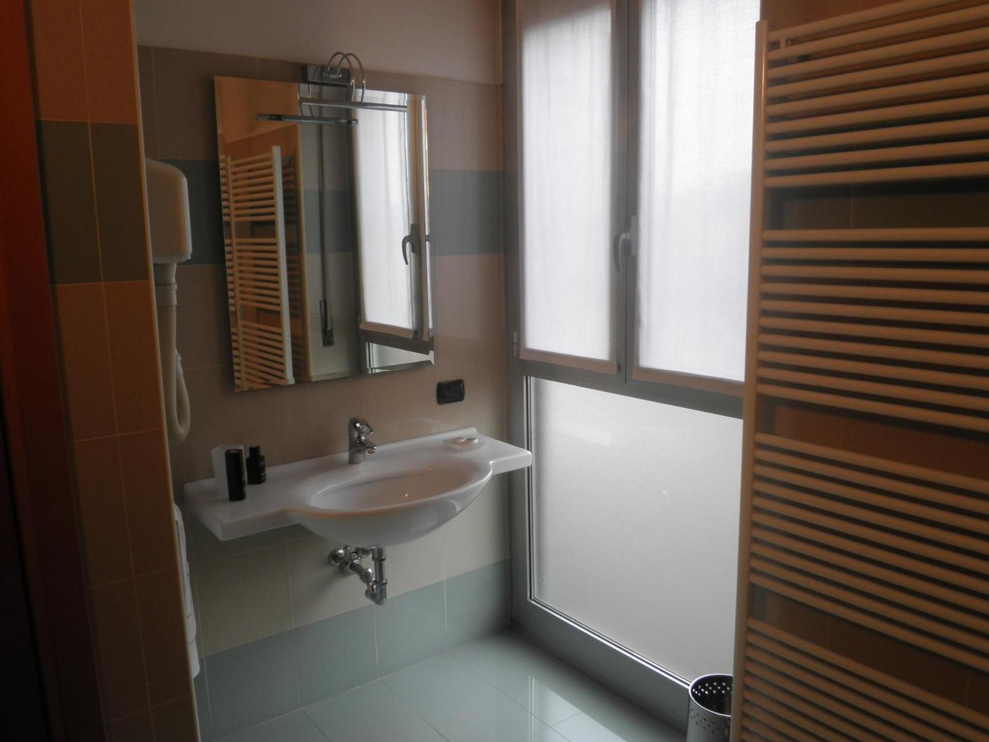 Hotel Selide Дезио Экстерьер фото