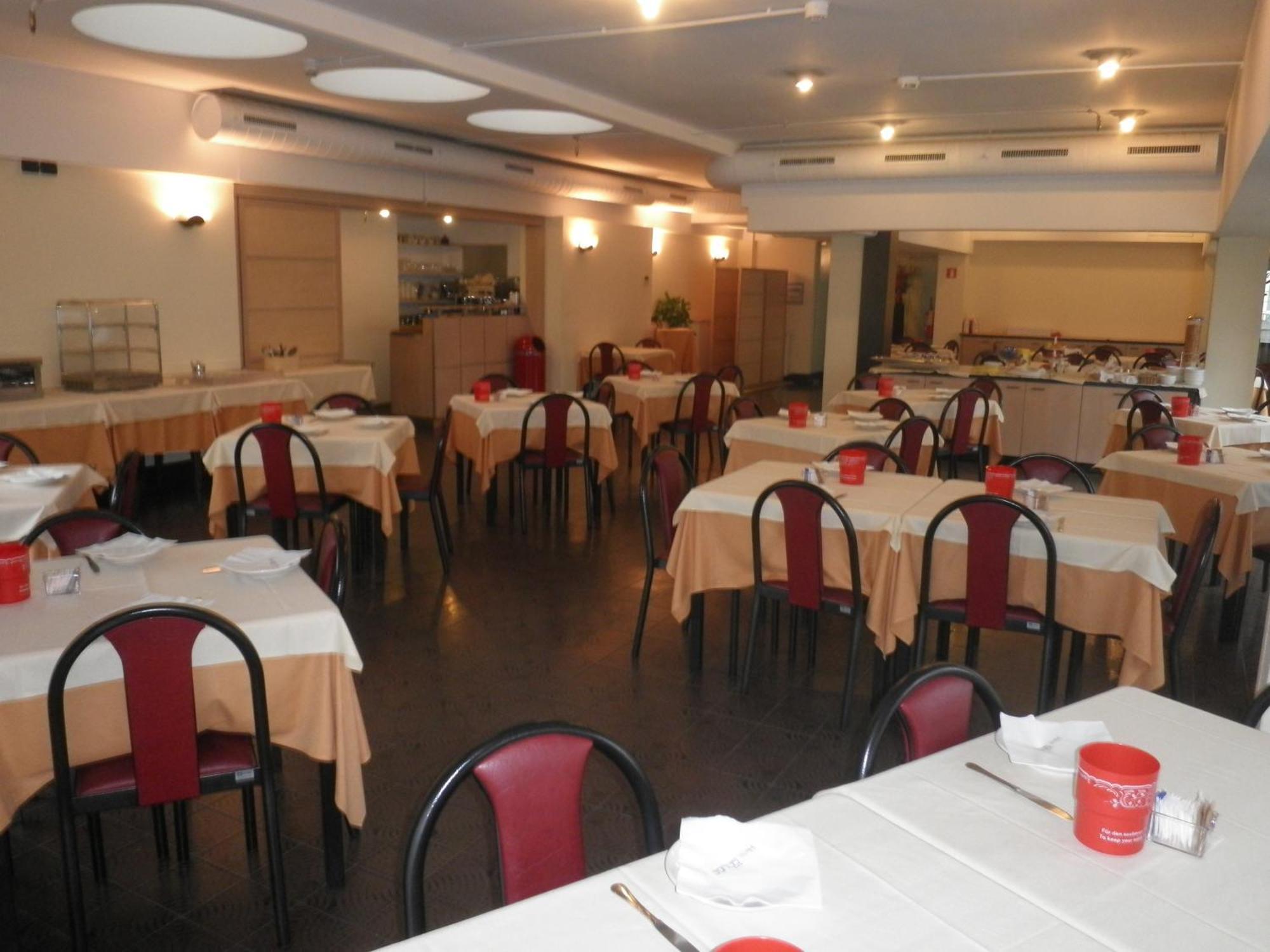 Hotel Selide Дезио Экстерьер фото