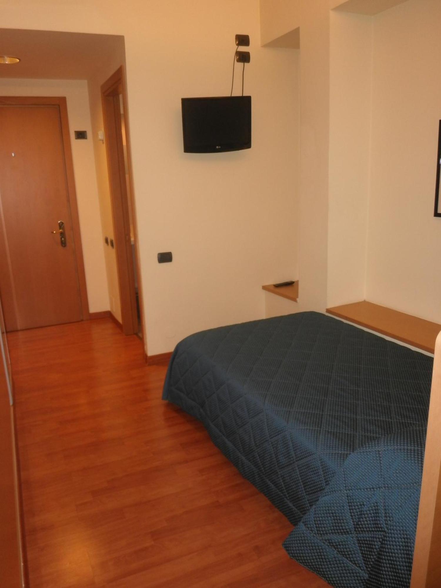 Hotel Selide Дезио Экстерьер фото