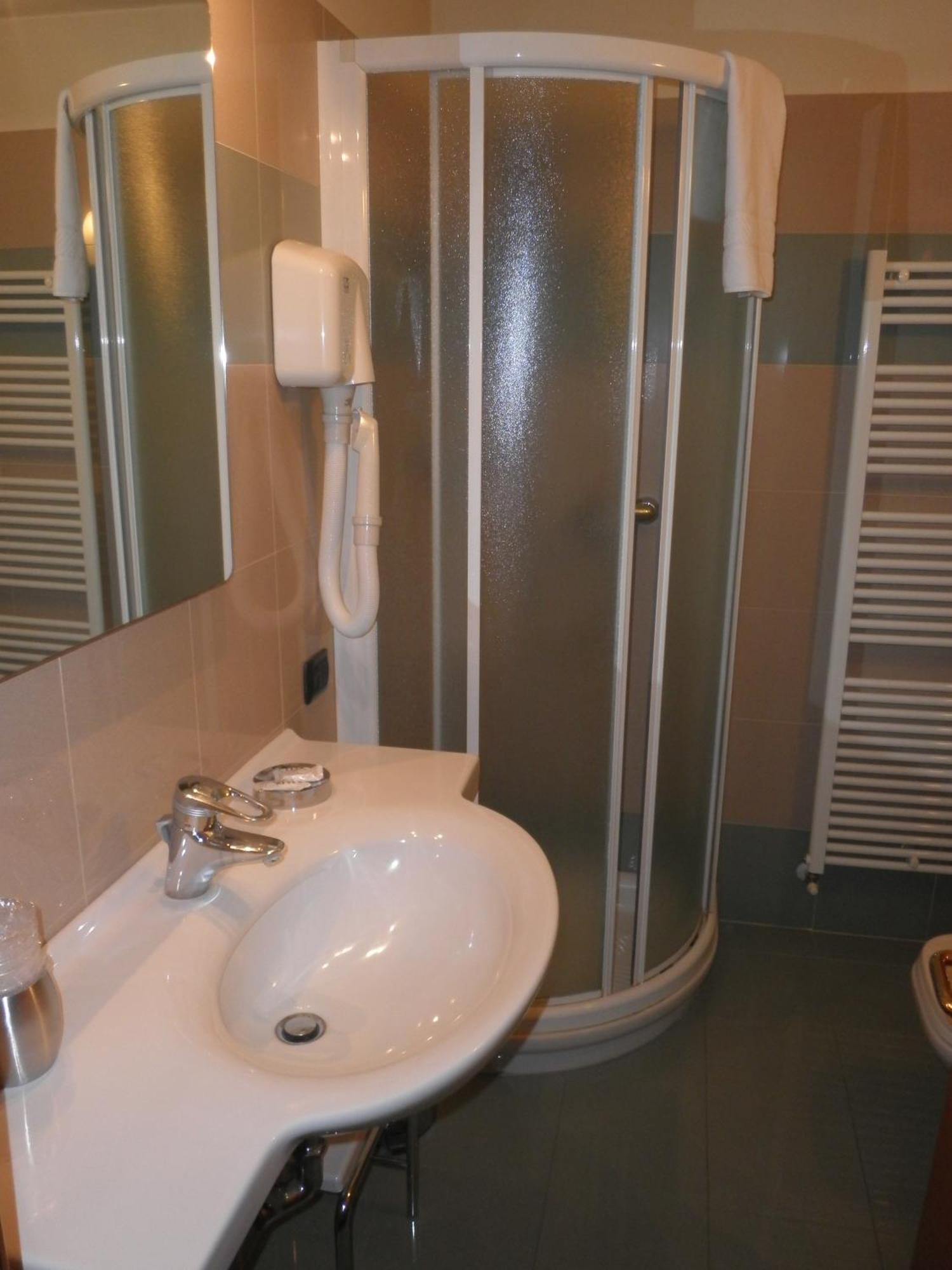 Hotel Selide Дезио Экстерьер фото
