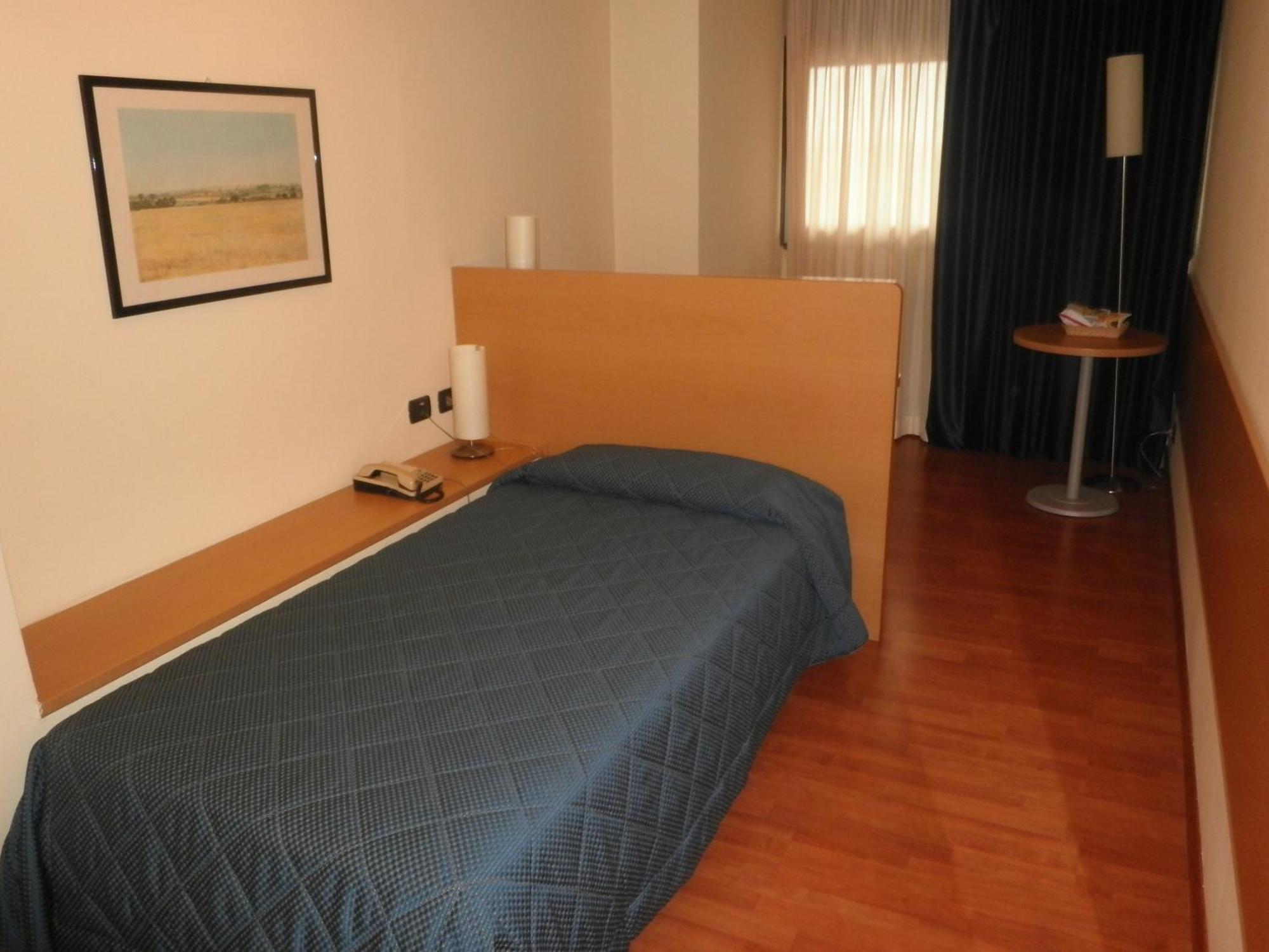 Hotel Selide Дезио Экстерьер фото