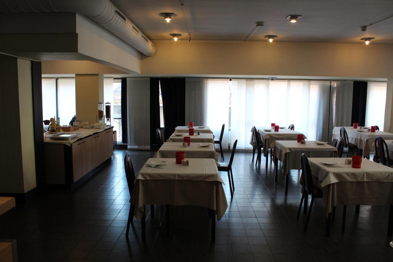 Hotel Selide Дезио Экстерьер фото